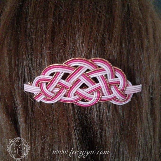 Peigne à cheveux surmonté d'un noeud pin en Mizuhiki