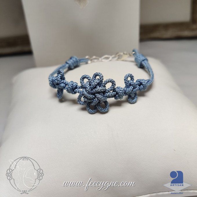 Bracelet coréen à trois noeuds - version noeud prune