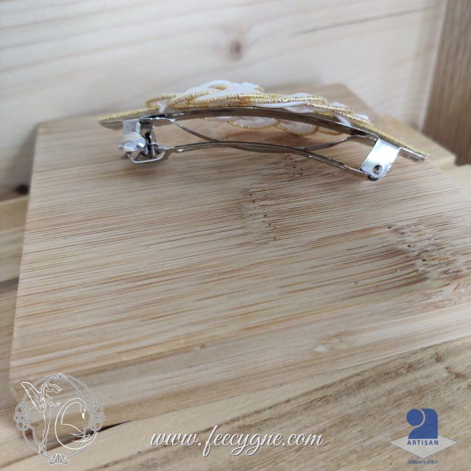 Barrette pour cheveux ornée d'un noeud Kesa en Mizuhiki