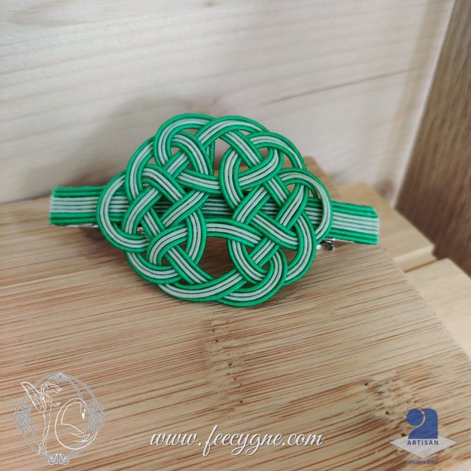 Barrette pour cheveux ornée d'un noeud Kesa en Mizuhiki