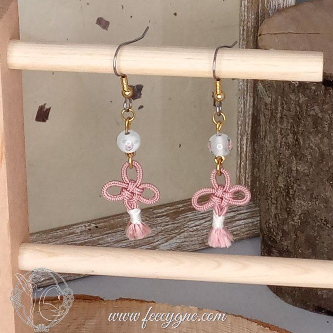 Boucles d'oreilles noeud coréen et perle verre de bohème