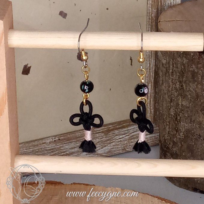 Boucles d'oreilles noeud coréen et perle verre de bohème