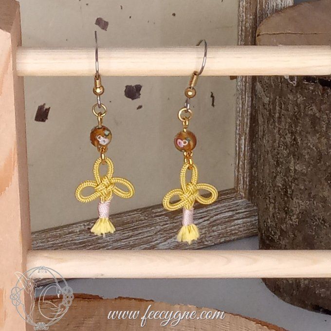 Boucles d'oreilles noeud coréen et perle verre de bohème
