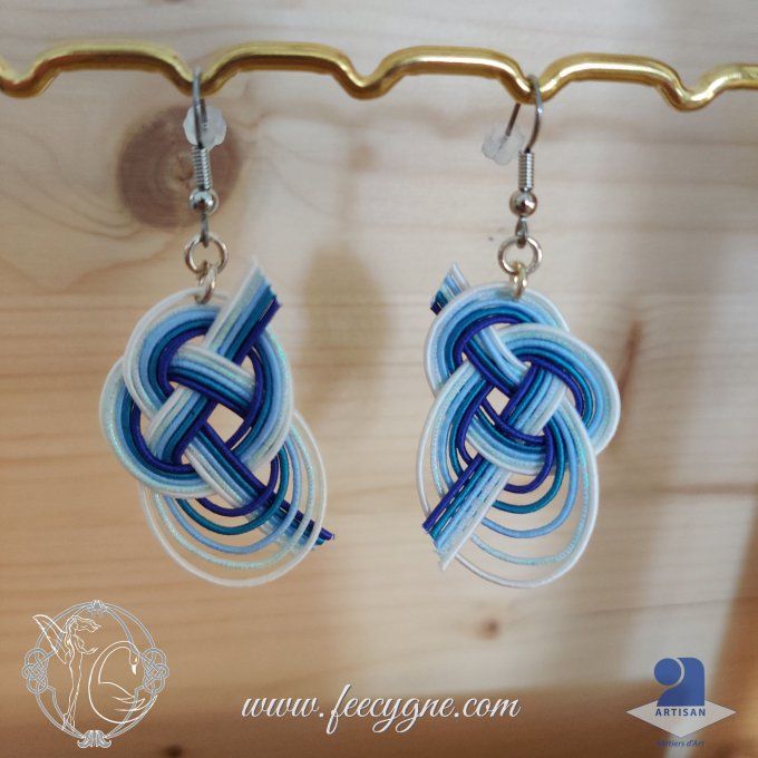 Boucles d'oreilles avec noeud awaji en Mizuhiki