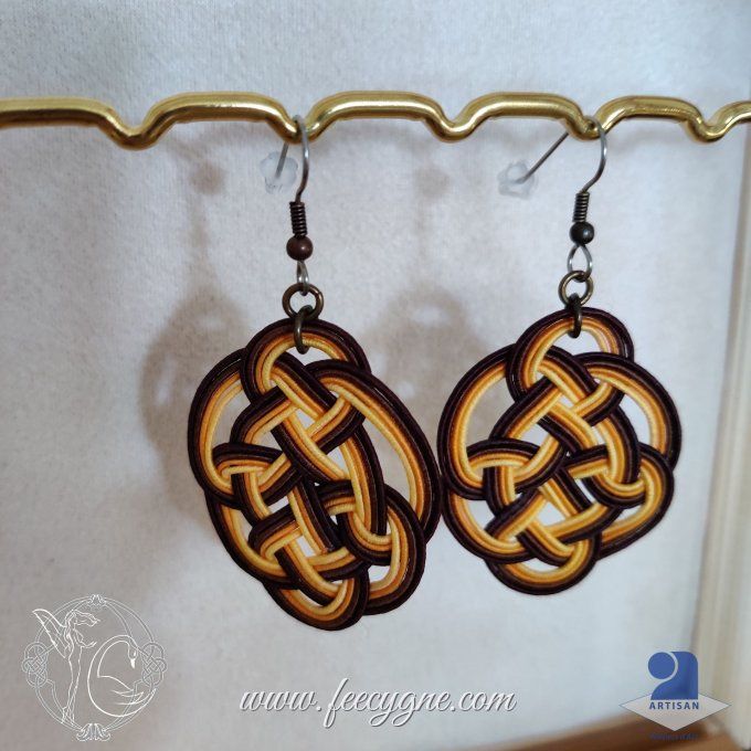 Boucles d'oreilles avec noeud tortue en Mizuhiki