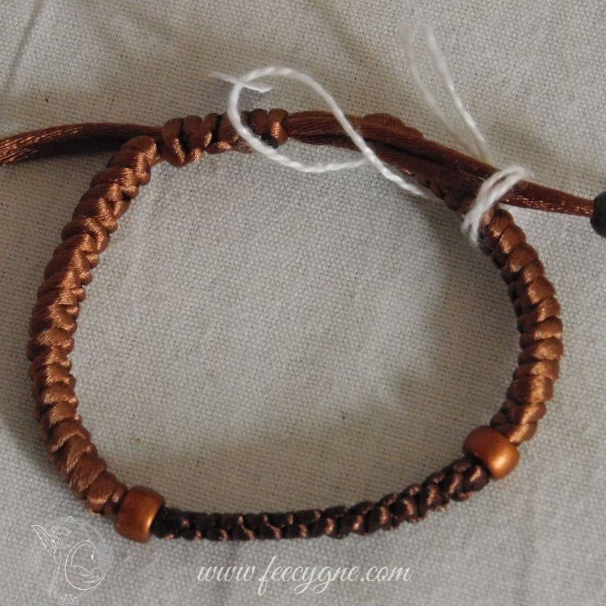 Bracelet noeud plat et serpent avec intercalaires en verre ou laiton