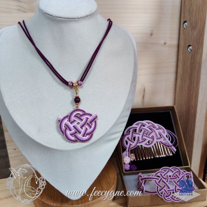Collier mizuhiki avec noeud Camélia et pierre gemme Grenat