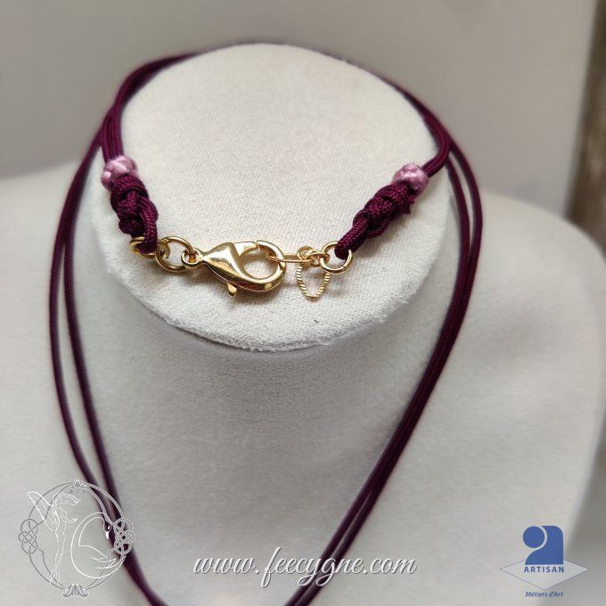 Collier mizuhiki avec noeud Camélia et pierre gemme Grenat