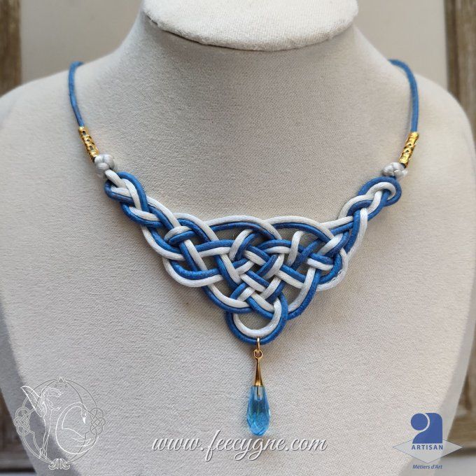 Collier cuir et cordon noeud guenievre