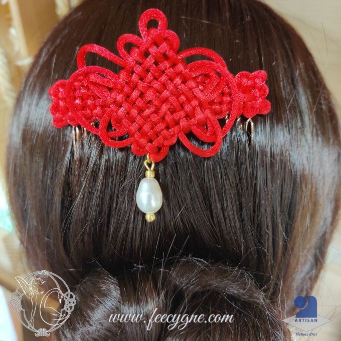 Peigne noeud Pan-Chang et perle en verre nacré