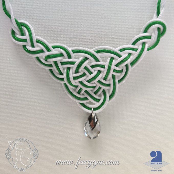 Collier noeud Guenièvre et pendentif Swarovski