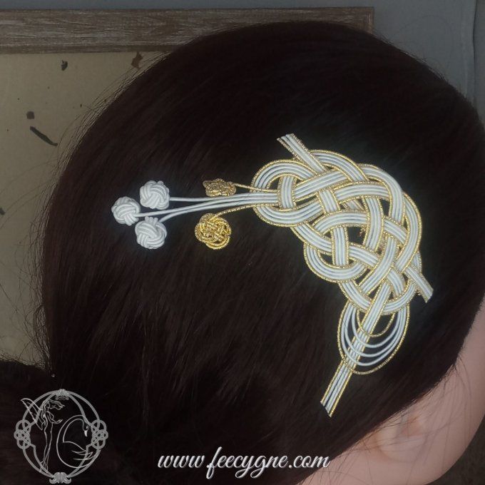 Peigne mizuhiki noeud pin orné de fleurs